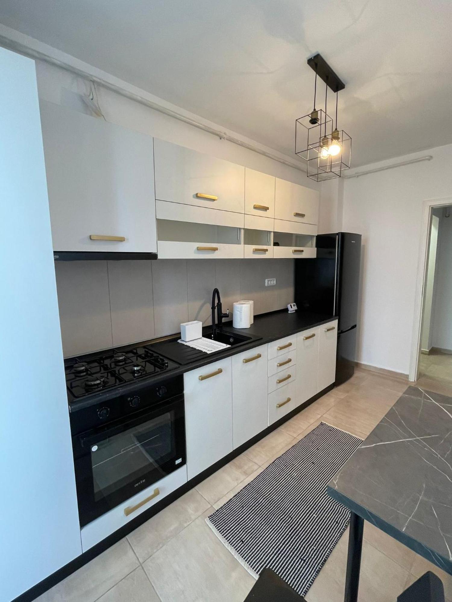 Golden Shades Apartment Chiajna Exterior photo